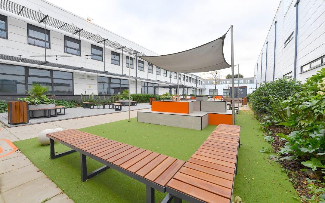 Haringey Sixth Form College – Outdoor Breakout Area